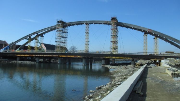 El pont sobre el riu Sola a Polònia © ACN