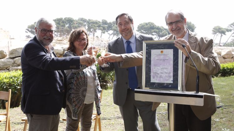 El conseller d'Agricultura, Josep Maria Pelegrí, durant el lliurament del certificat