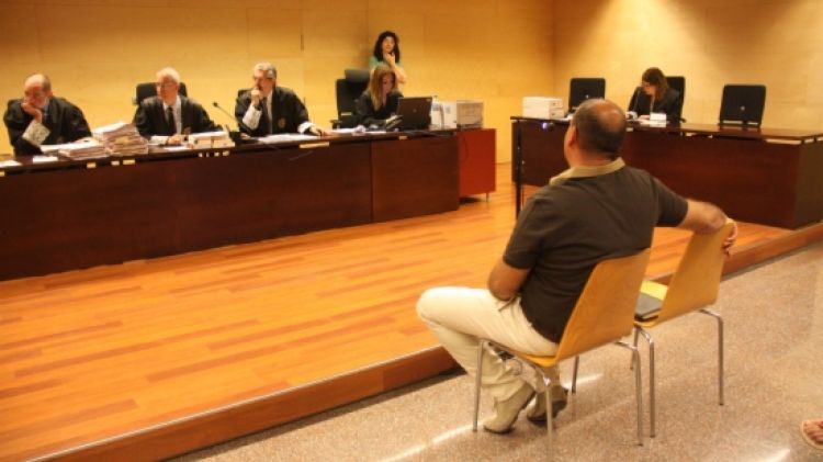 Dels dos acusats, només un d'ells s'ha presentat a judici © ACN