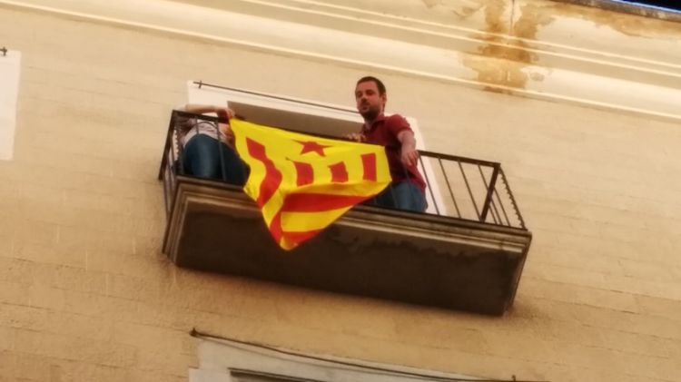 La CUP ha penjat l'estelada al balcó del seu despatx a l'Ajuntament de Girona