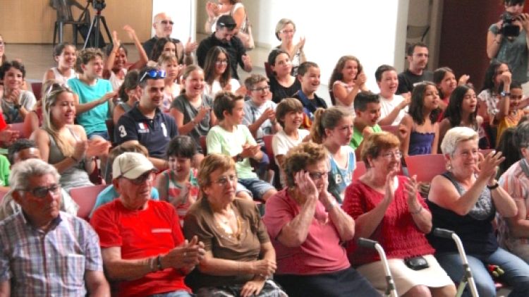 Alegria entre els més joves i emoció per als més grans després de la votació © ACN