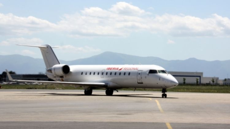 L'avió que uneix Perpinyà amb Madrid des del passat mes de maig © ACN