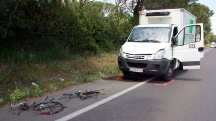 La bicicleta i el vehicle implicats © ACN