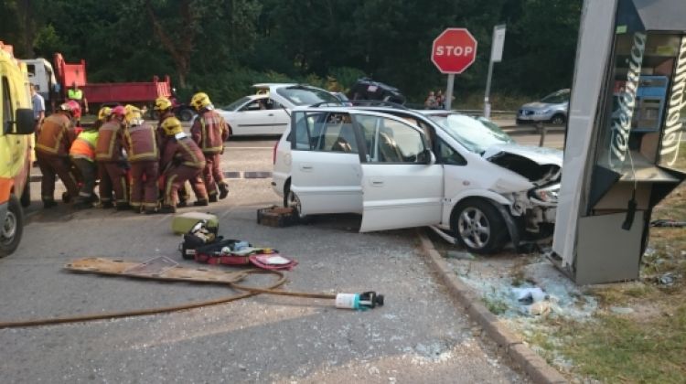 Aspecte d'un dels vehicles accidentats © ACN