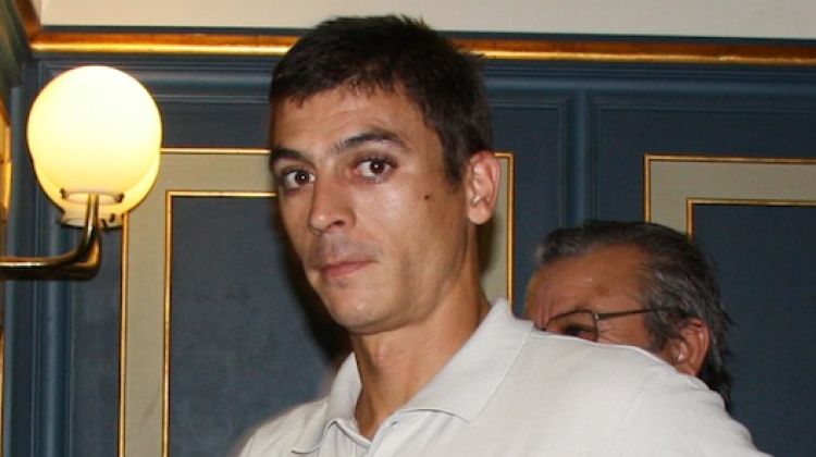 El jove de 35 anys, Carlos Bello, entrant a la sala de vistes de l'Audiència de Girona © ACN