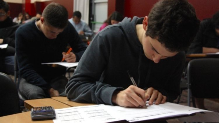 Un estudiant d'ESO durant les proves de competències bàsiques d'aquest any (arxiu) © ACN
