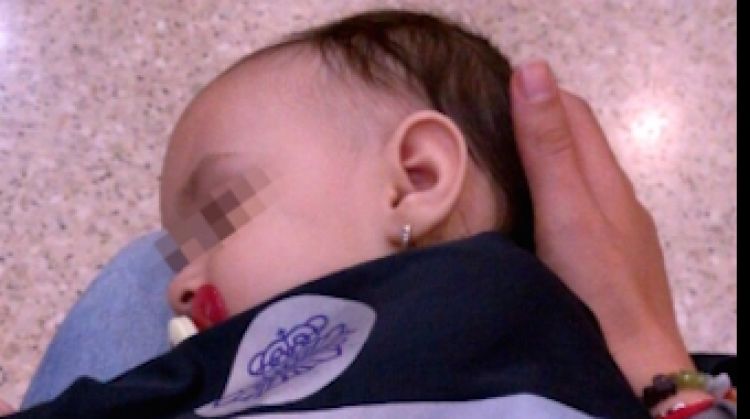 La petita de vuit mesos, també alliberada per la policia © ACN