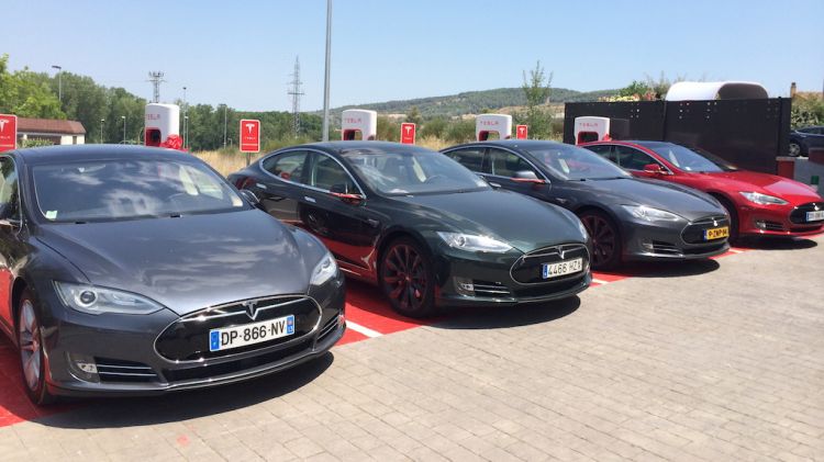 El supercarregador de Tesla a Girona
