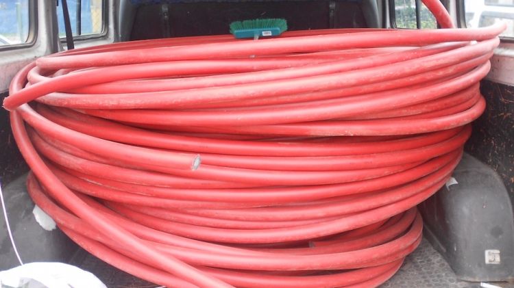 El cable trobat a l'interior de la furgoneta