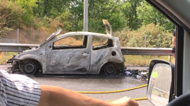 El vehicle totalment calcinat © @pattyv41