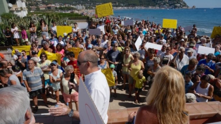 Un moment de la marxa per la zona afectada © ACN