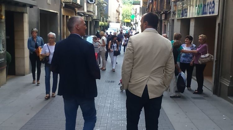 El cap de llista de C's per Girona ha fet aquest matí una passejada pel mercat d'Olot