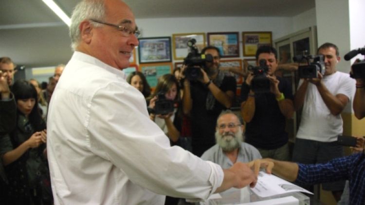 Lluís Rabell votant © ACN