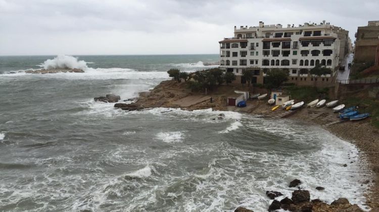 El temporal de llevant, aquest matí a l'Escala © Tramuntana TV