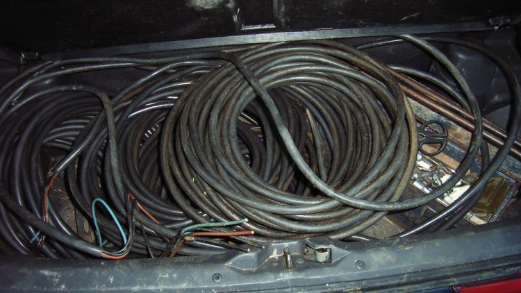 Els lladres van robar 60 quilograms en rulls de cablejat elèctric © ACN