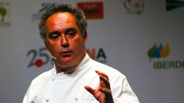 Ferran Adrià en un acte a Navarra © Alberto Araqué