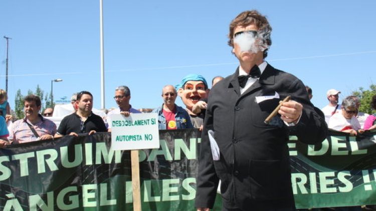 Manifestants contraris al perllongament de la C-32 (arxiu) © ACN