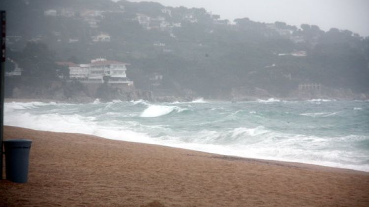 Temporal de mar a Platja d'Aro © ACN