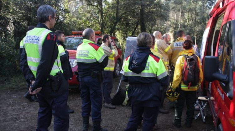 Els equips de rescat en plena recerca © ACN