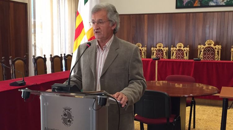 Francesc Canet durant la seva renúncia, aquest matí © Aj. de Figueres