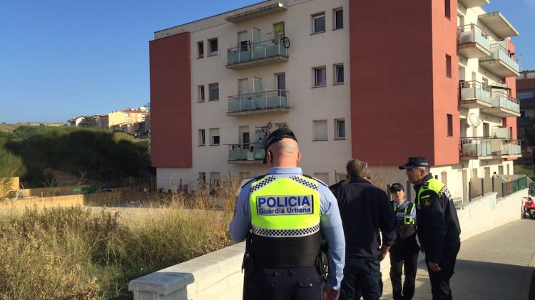 El bloc ocupat del carrer Ramon Madri a Figueres
