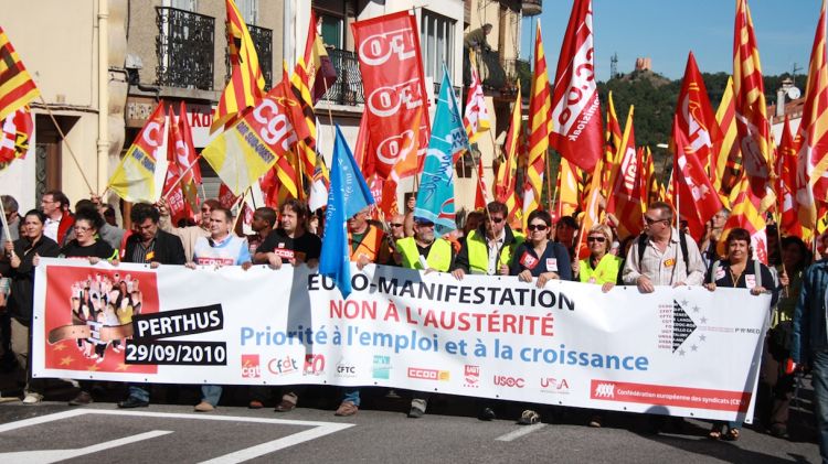 Els més de 2.000 manifestants han recorregut els carrers del Pertús © ACN