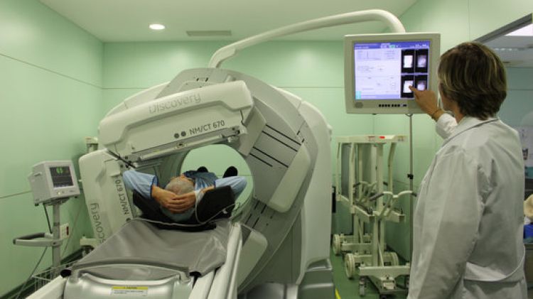El nou aparell híbrid que ha incorport l'Hospital Josep Trueta © ACN