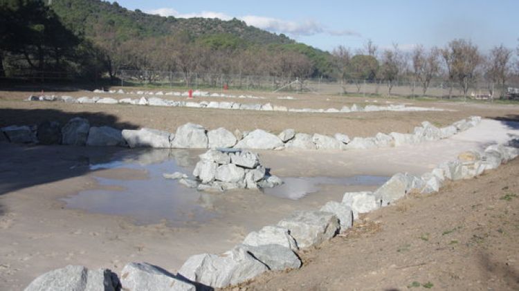 Una de les basses que s'han construït al Port de la Selva per garantir el subministrament © ACN