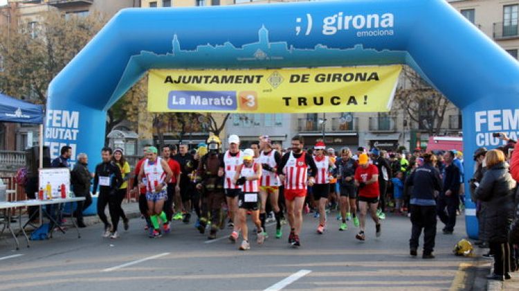 Tret de sortida de la 9a marató per la Marató de TV3 i Catalunya Ràdio a Girona © ACN