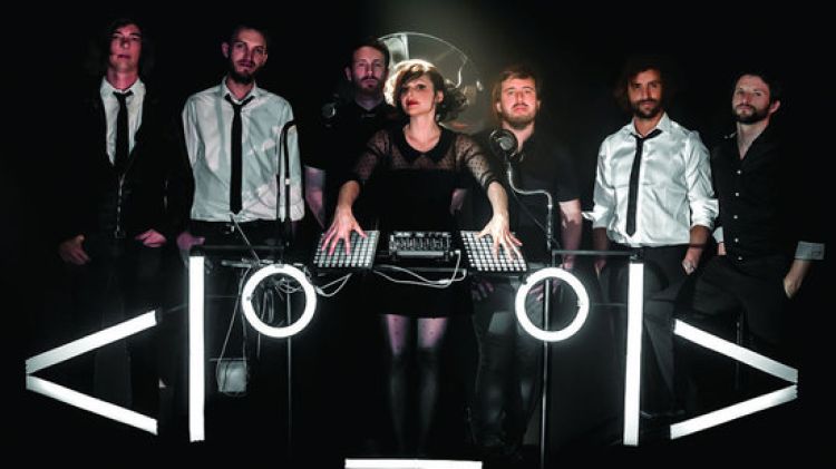 Els components del conjunt parisenc Caravan Palace