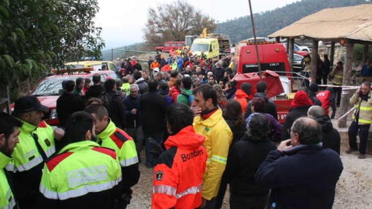 Voluntaris i equips de rescat en la recerca de l'infant © ACN