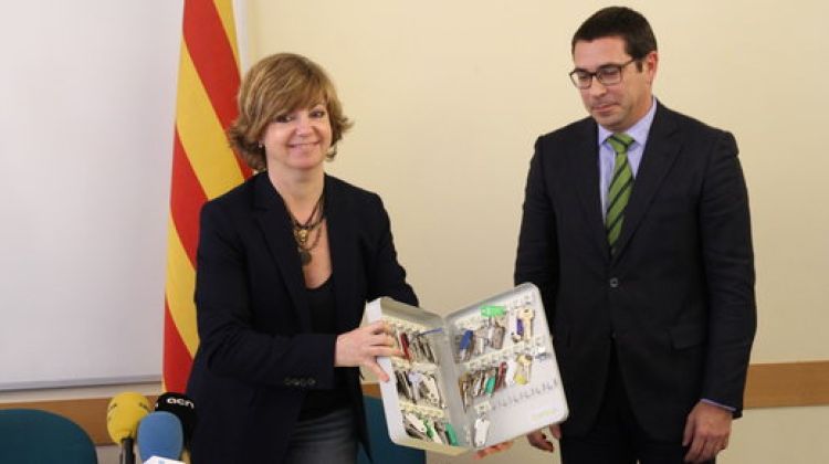 La consellera Borràs amb el director territorial de Bankia a Catalunya, Joaquim Saurina © ACN