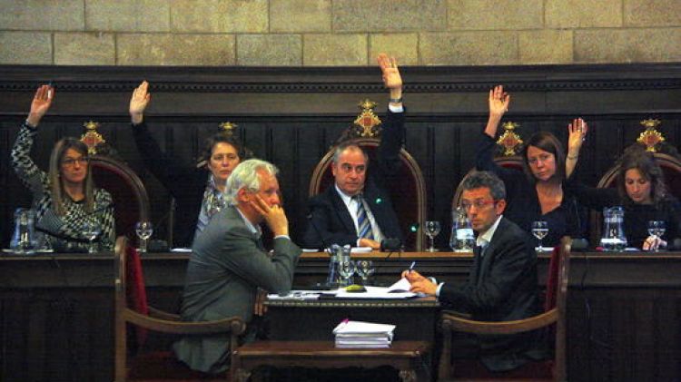 L'equip de govern s'ha queda sol votant a favor del sou de l'alcalde de Girona © ACN