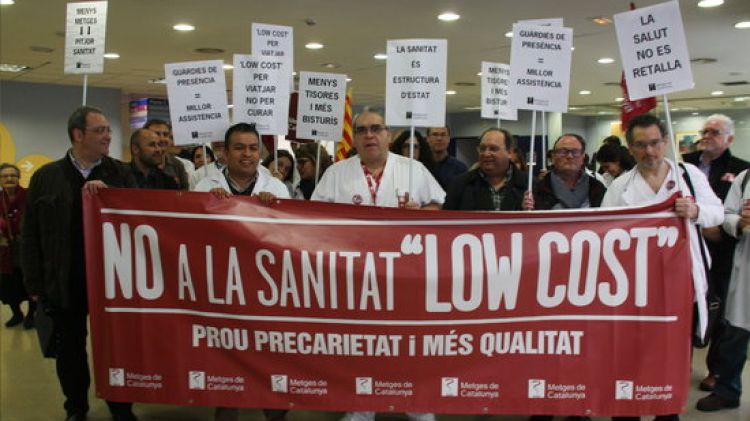 Els metges en vaga de l'hospital de Palamós © ACN