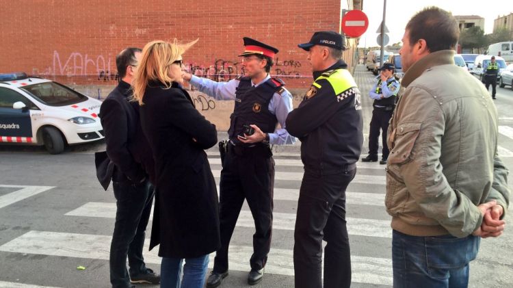 Marta Felip i Pere Casellas al barri de Sant Joan després del tiroteig © Aj. de Figueres