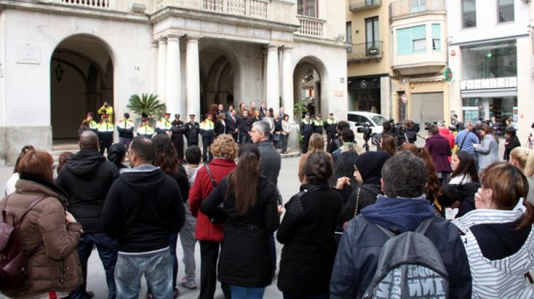 Desenes de ciutadans s'han sumat al minut de silenci © ACN