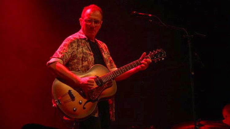 El guitarrista i cantant Quimi Portet durant el concert d'ahir © ACN