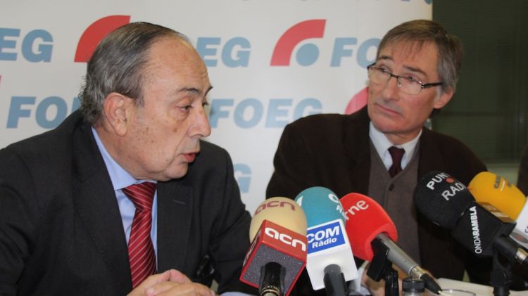 A l'esquerra, el president de la FOEG, Jordi Comas, i l'autor de l'estudi econòmic, Modest Fluvià © ACN