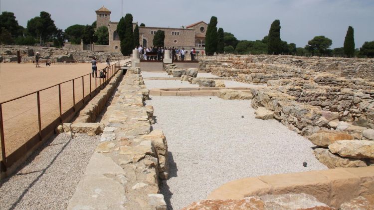 La zona de l'estoa del jaciment d'Empúries que s'ha museïtzat © ACN