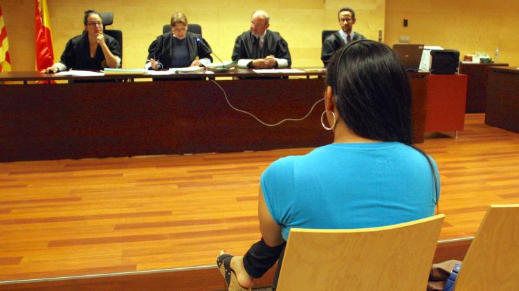 La transexual durant un judici per fets similars el juny de 2016 © ACN