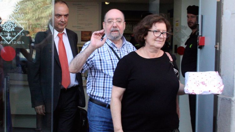 L'interventor de l'Ajuntament de Lloret de Mar sortint en llibertat © ACN