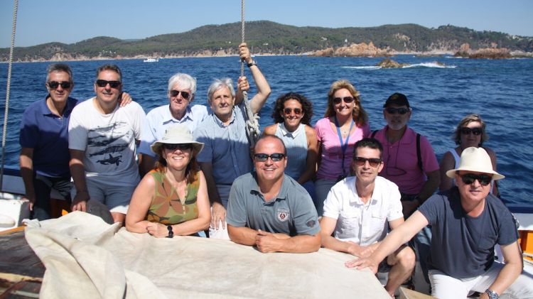 Alguns dels membres de l'Associació Amics de les Illes Formigues © ACN