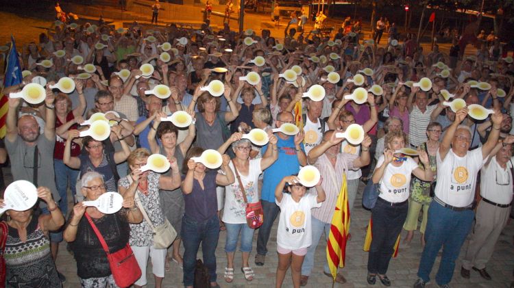 Unes 500 persones han assajant el batec de la Diada a Girona © ACN