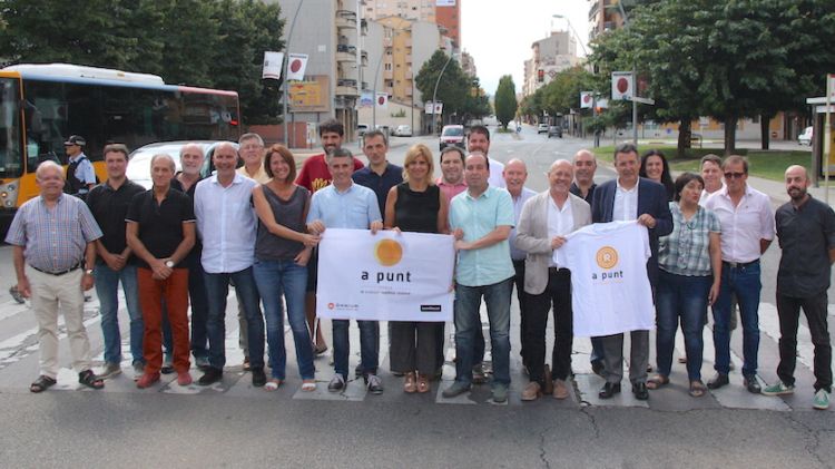 Els alcaldes gironins que avui han fet una crida de participació © ACN