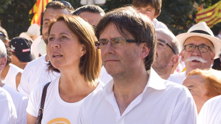 Carles Puigdemont amb Marta Madrenas en segon terme © M. Estarriola