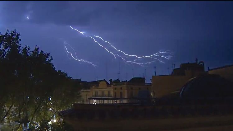 La tempesta enregistrada des de Figueres © Tramuntana.tv