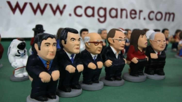 Els candidats a les eleccions al Parlament de Catalunya ja tenen la seva figureta del caganer, creada per la família Alós-Pla. ACN