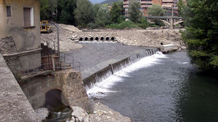 Zona on s'estan realitzant les obres de desmantellament de la central hidroelèctrica de Ripoll