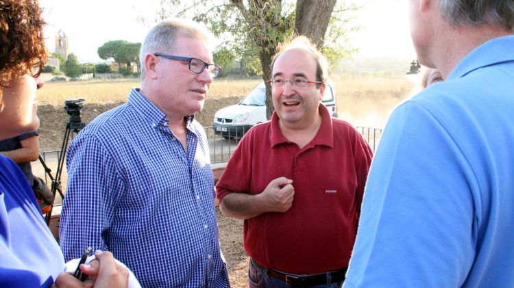 L'encara alcalde de Palafrugell, Juli Fernández, amb Miquel Iceta (arxiu) © ACN