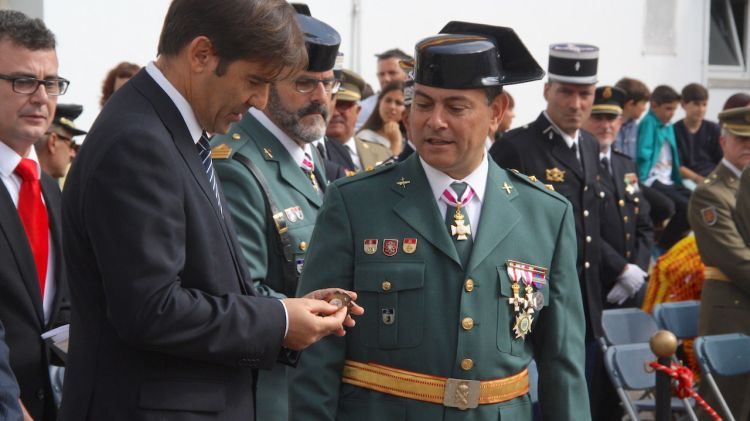 El subdelegat del govern espanyol a Girona, Juan Manuel Sánchez-Bustamante, i el tinent coronel de la Guàrdia Civil a Girona, Jorge Cumba © ACN
